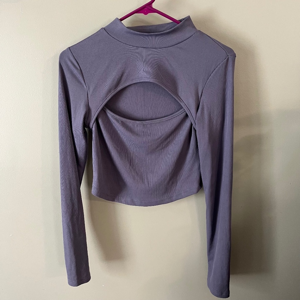 Ribbed Mock Neck Cut-Out Long Sleeve Crop Top/Purple/Large